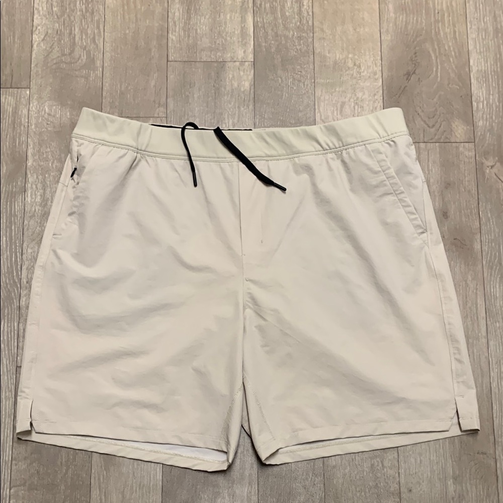 Mens Public Rec Flex Drawstring Athleisure 3 Pocket Shorts‎